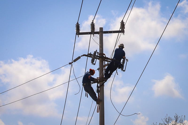 CFE y gobierno de 'Playa' acuerdan reforzar infraestructura eléctrica para acabar con apagones